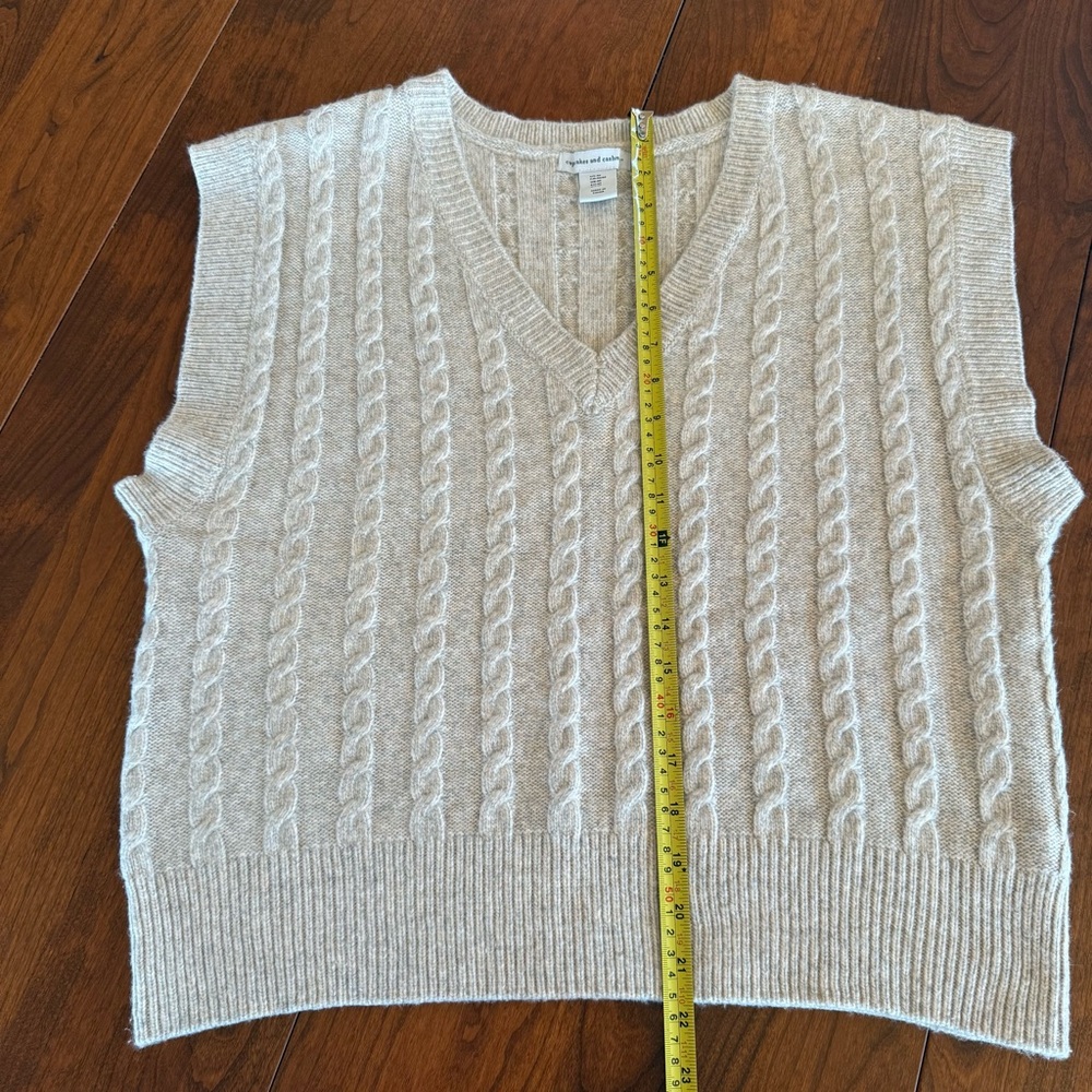 Cupcakes & Cashmere Beige V-Neck Sweater Vest Textured Ribbed Size M - Picture 6 of 8